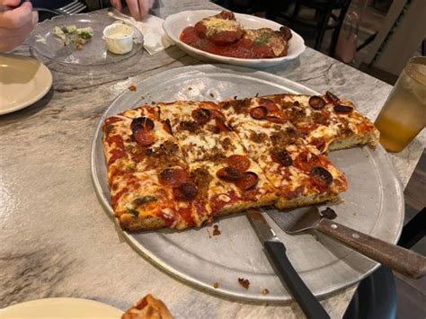 bellisario's pizza allison park Antonio and Donato had moved to America from Italy a few years prior and decided they wanted to open an Italian restaurant with a focus